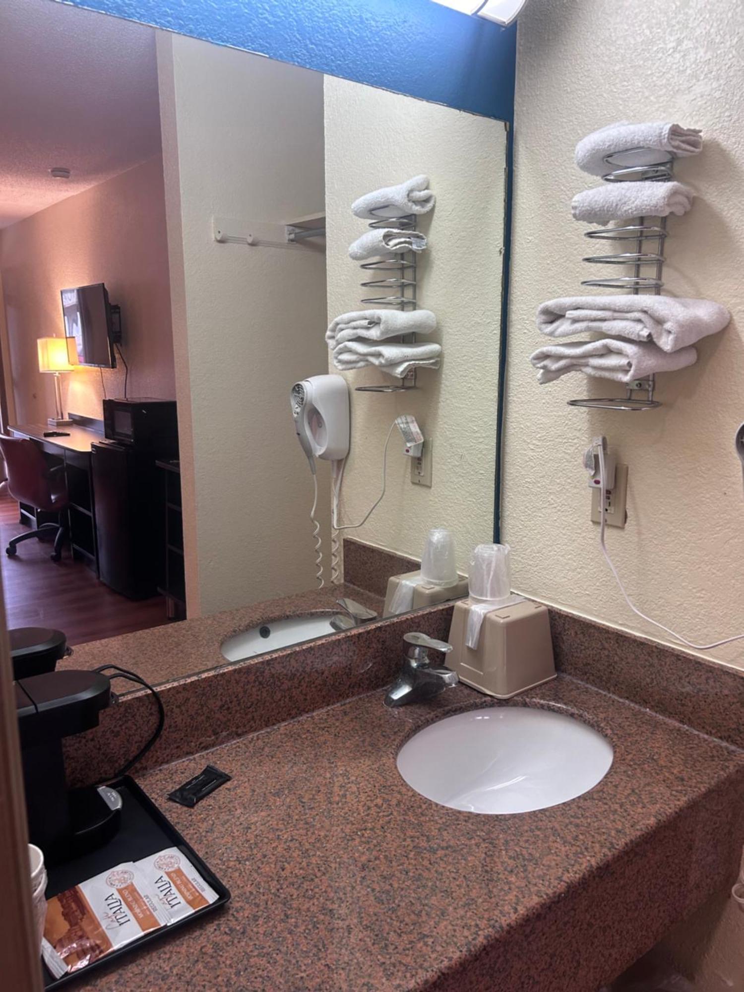 Americas Best Value Inn Dayton Exterior foto